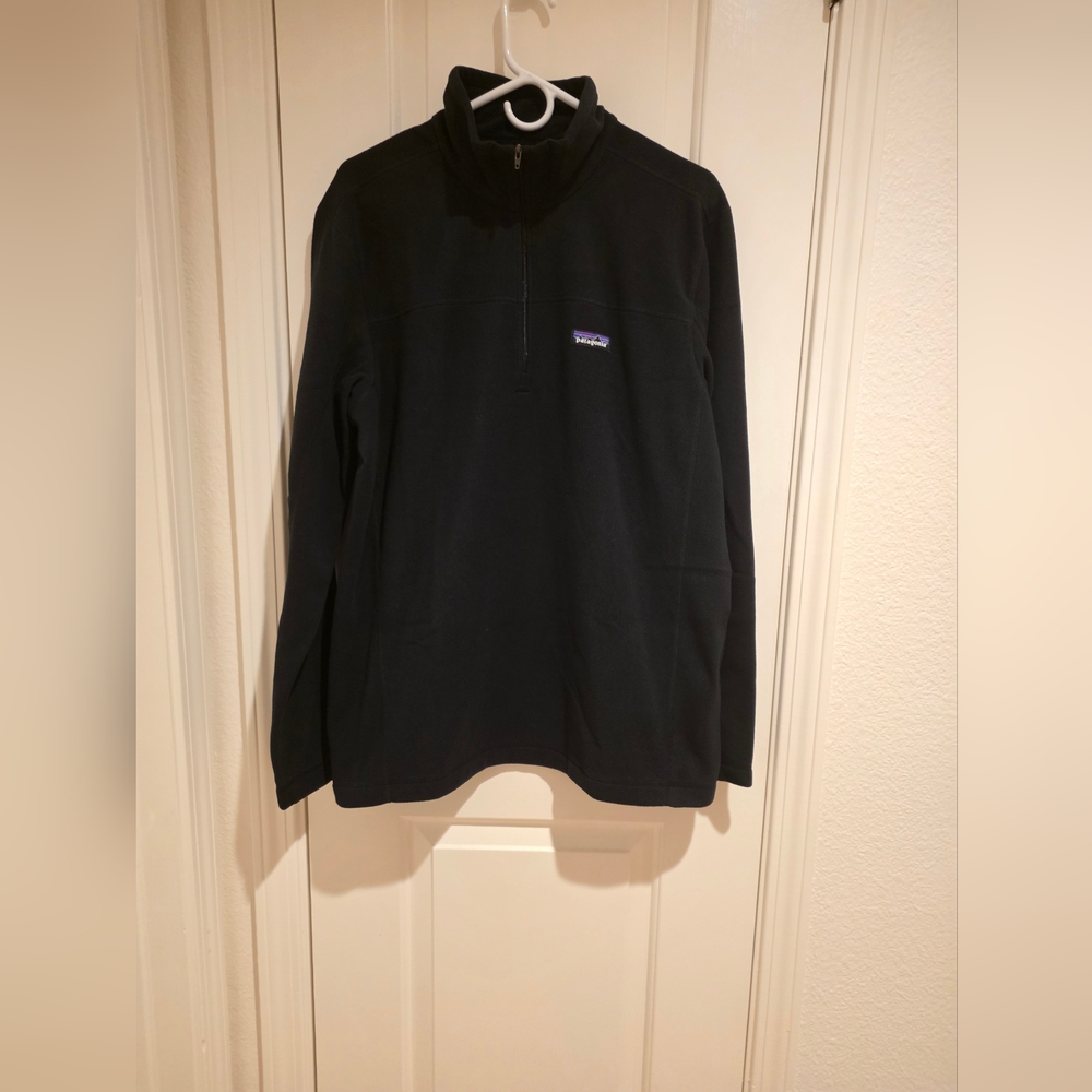 Patagonia Men's Black Sweater Size L.
